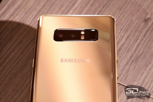 Galaxy Note8 стал первым смартфоном Samsung с двойной тыльной камерой