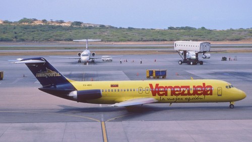 Авиакомпаниям Венесуэлы разрешили продавать билеты за «петро»