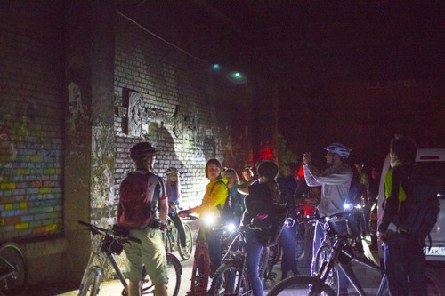 Велосипедисты решили поехать ночью, чтобы не мешать горожанам 