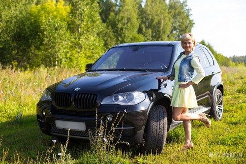 Девушка месяца: Вероника и чёрный BMW X5 (фоторепортаж)
