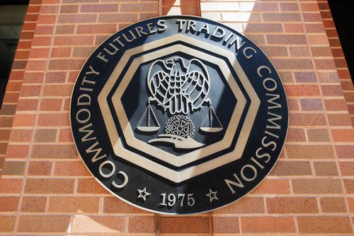 Комиссар CFTC положительно отзывался о возможности использования блокчейна
