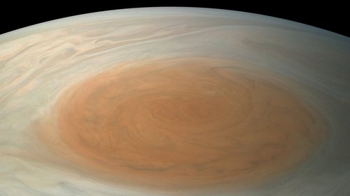 NASA показало снимок Малого красного пятна Юпитера