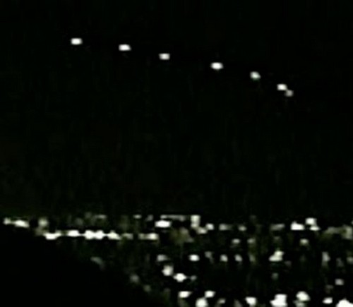 Пассажир самолета снял на видео «огромный НЛО»: Что можно заметить на кадрах с инопалнетянами?