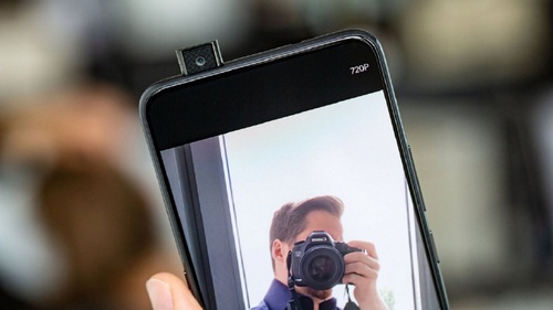 Xiaomi только в 2019 году решилась на смартфон с выдвижной камерой