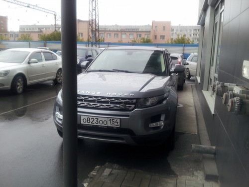 «Я паркуюсь как чудак»: Land Rover ООО — потравим жильцов