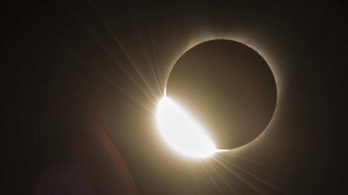 Загадочное черное тело обнаружено спутником NASA во время солнечного затмения